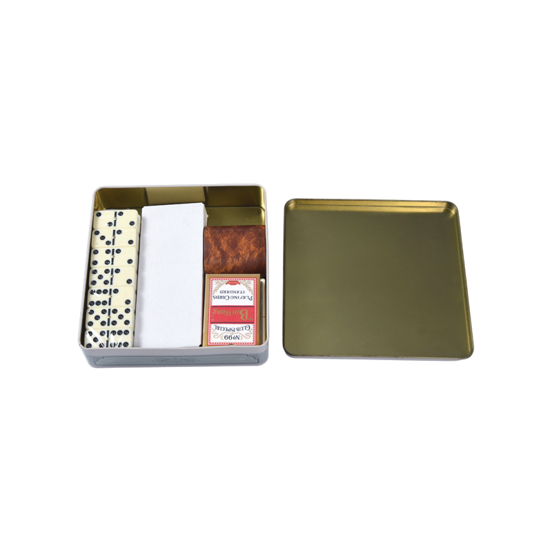 Set da gioco da viaggio 7 in 1 con scatola di ferro portatile