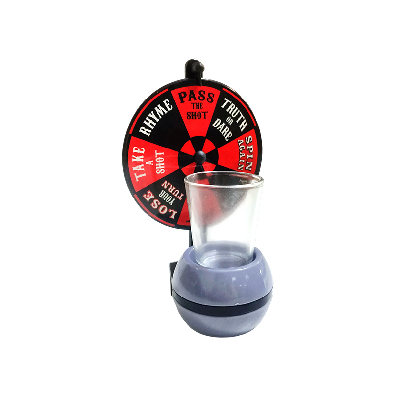 Gioco della roulette sul tavolo del vino