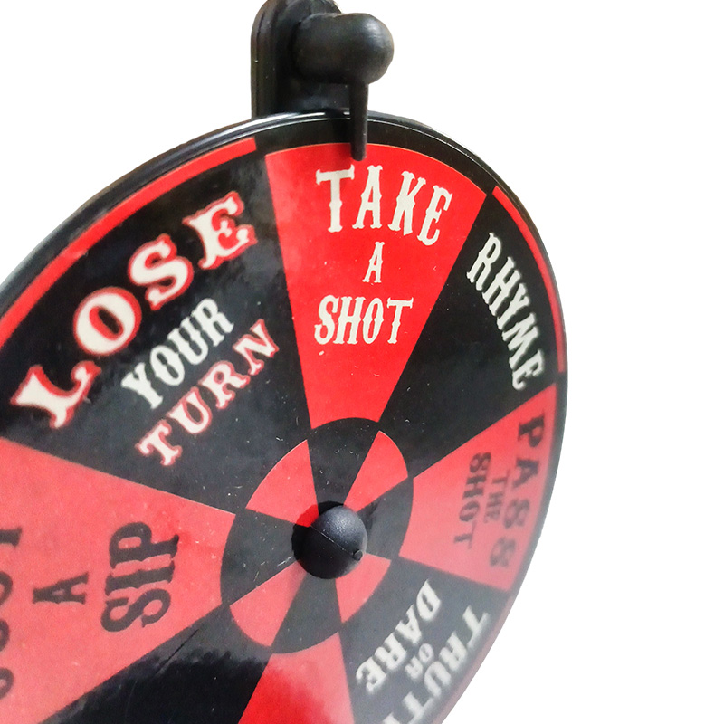 Gioco della roulette sul tavolo del vino