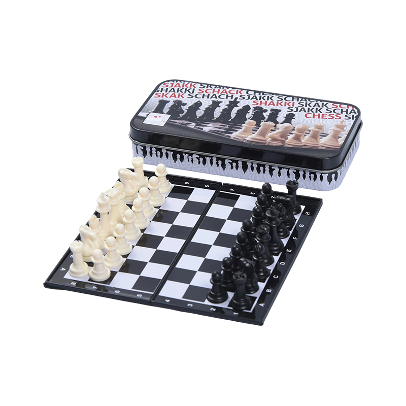 Set di scacchi in mini scatola di latta