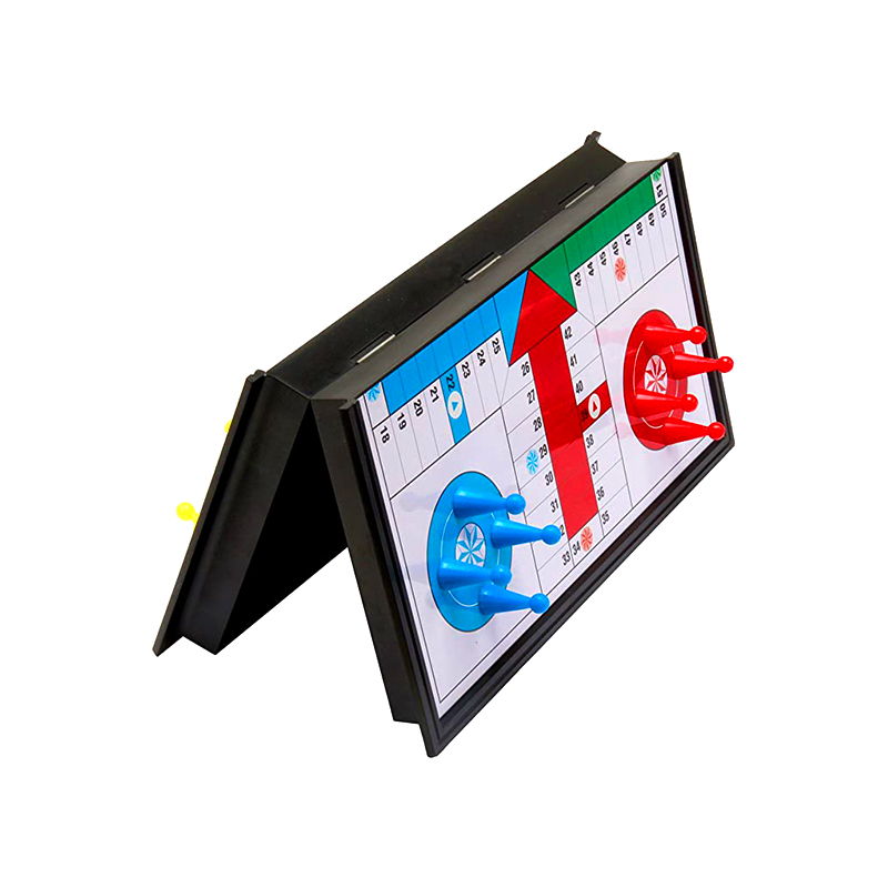 Gioco da tavolo magnetico portatile con dadi e pezzi Set da gioco Ludo classico