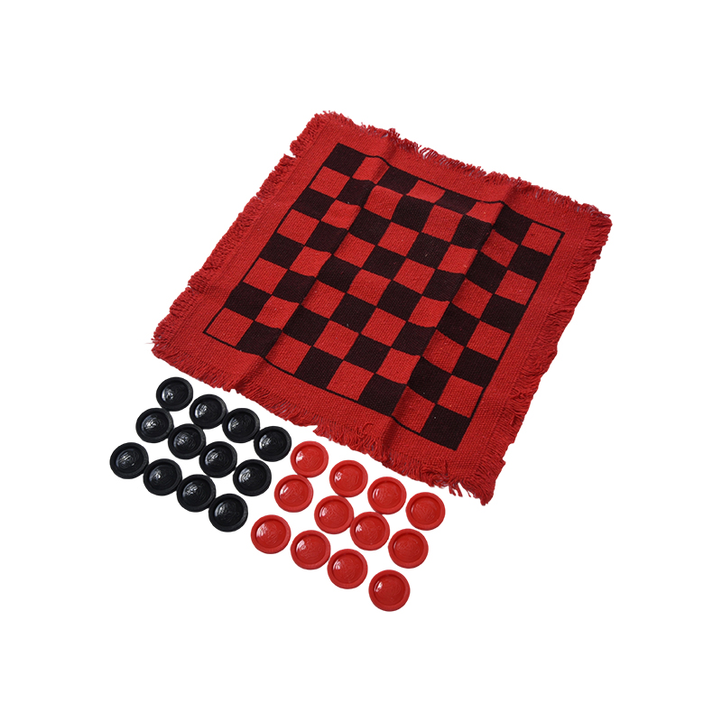 Set da gioco classico della dama con tavola sfrangiata