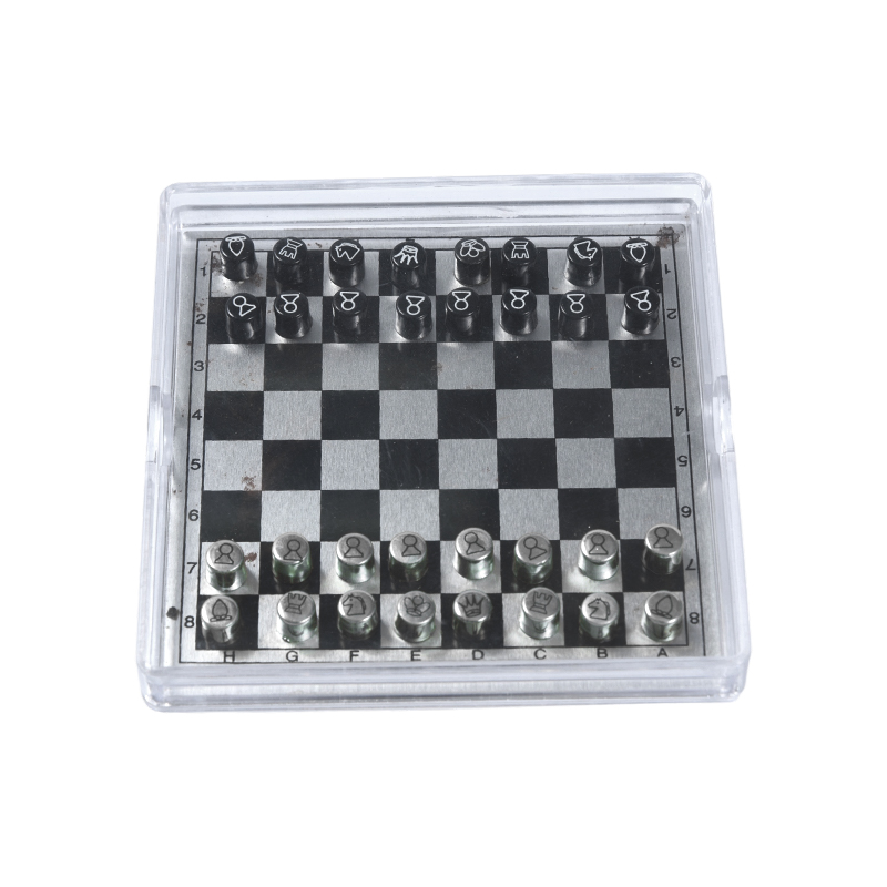 Set di scacchi internazionali in metallo magnetico in custodia acrilica trasparente