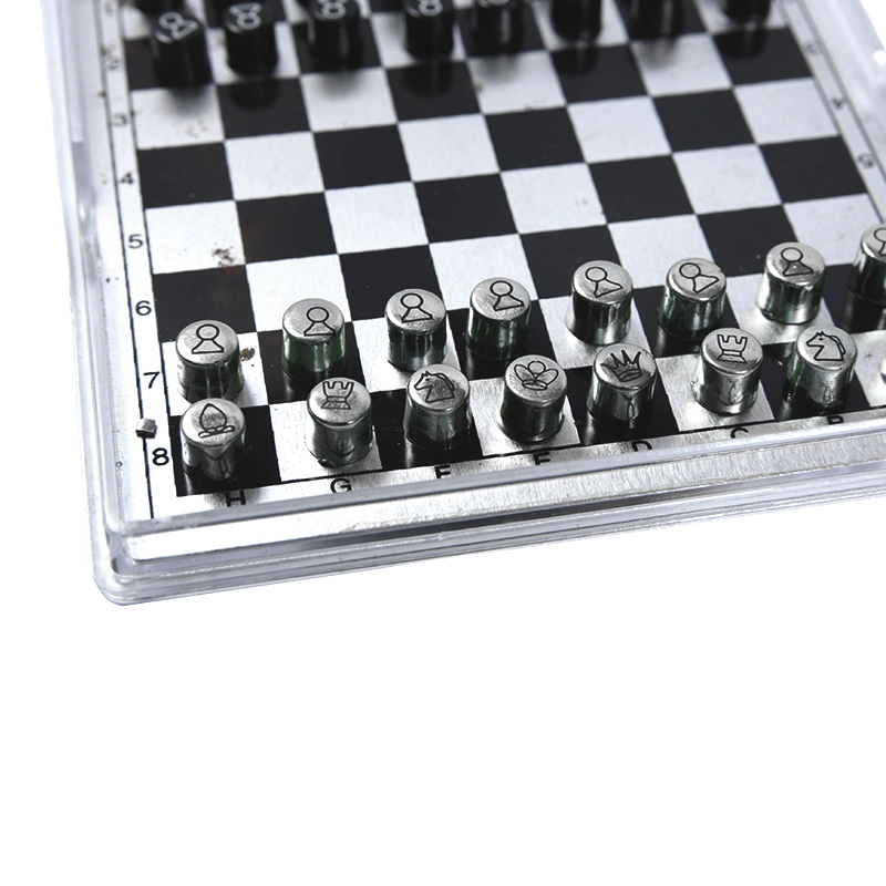 Set di scacchi internazionali in metallo magnetico in custodia acrilica trasparente