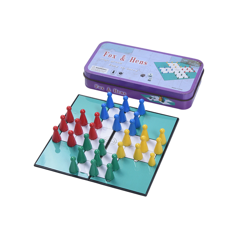Gioco portatile con volpi e galline in custodia di latta in metallo