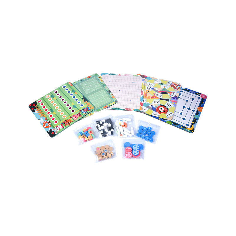 Set di giochi da tavolo in legno multigioco della collezione Classic Family Entertainment