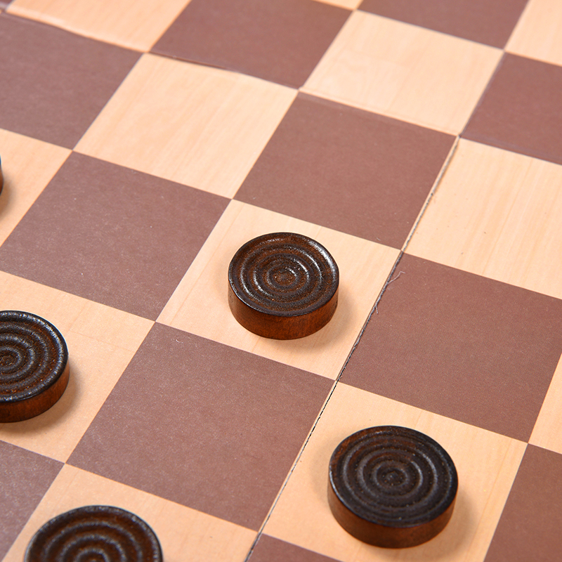 Gioco da tavolo di dama in legno: classico gioco di strategia con due opzioni di imballaggio