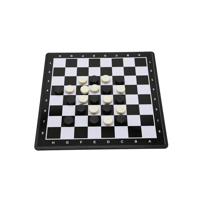Set multigioco classico: combinazione di scacchi, domino, poker e dama
