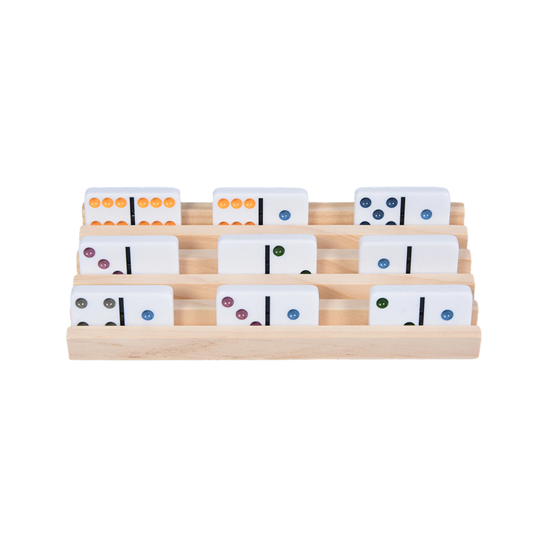 Motivi a punti colorati con set di scaffali per domino in legno con display organizzato